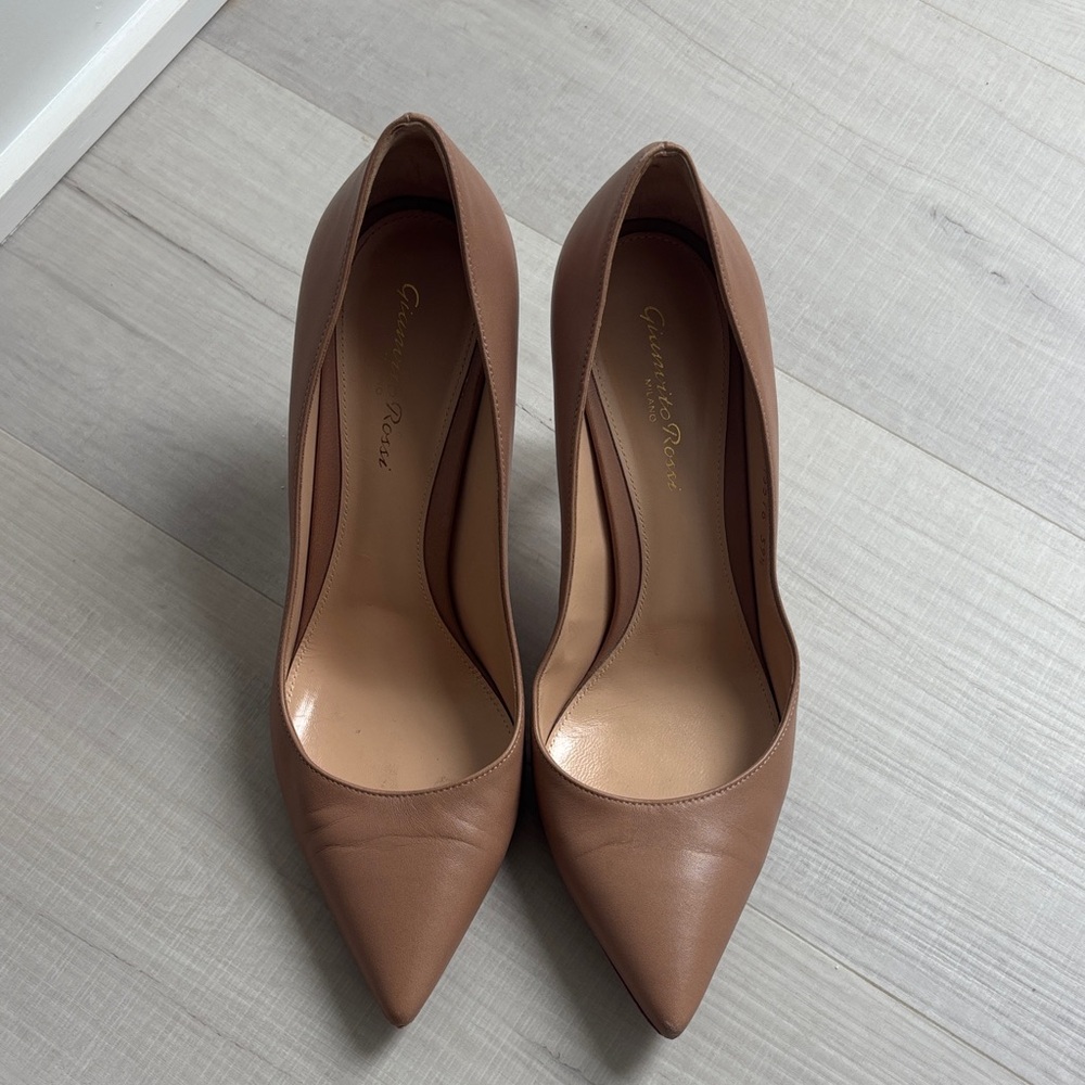 Gianvito Rossi Tan Leather Heels